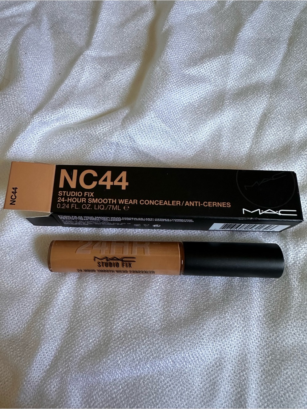 MAC Studio Fix 24 Hour Smooth Wear Concealer NC44